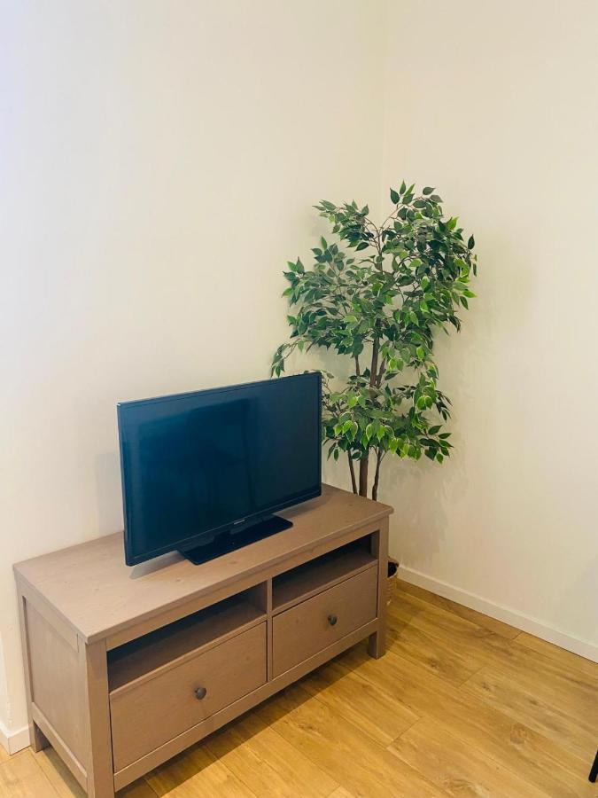 Le Gersois - T2 Moderne - Auch Centre- Wifi Gratuit Appartement Buitenkant foto